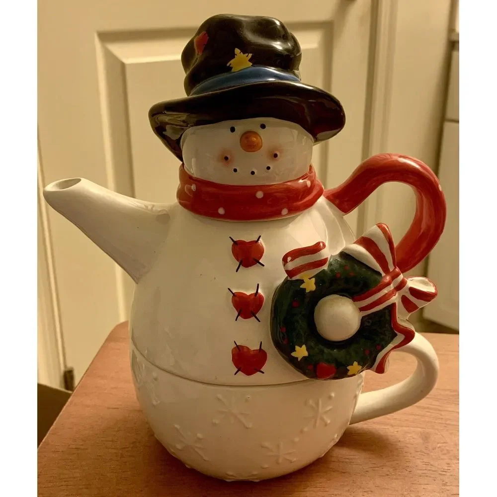 vintage ceramic snowman with‎ wreath teapot and mug